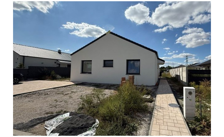 Moderný 4 izbový RD, 561m2, n Kapria ulica  Senec