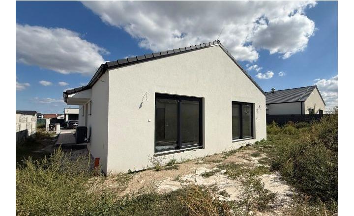 Moderný 4 izbový RD, 561m2, n Kapria ulica  Senec - fotografia 1
