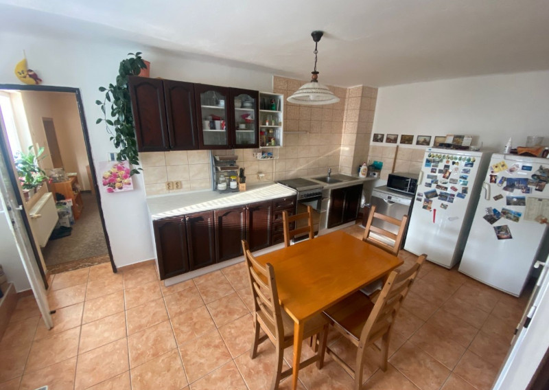 Znížená cena!!! Podpivničený štvorizbový RD v Slovenskom Grobe s VEĽKÝM POZEMKOM AŽ 2142 m2, napojenie na všetky IS