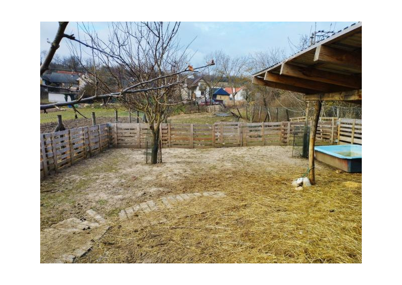 Rekreačný pozemok v obci Chtelnica o výmere 1140m2.