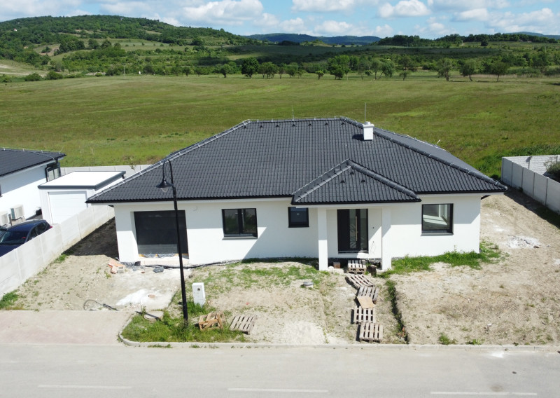 4 izbový bungalov, garáž, 600m2, Vinosady okres Pezinok