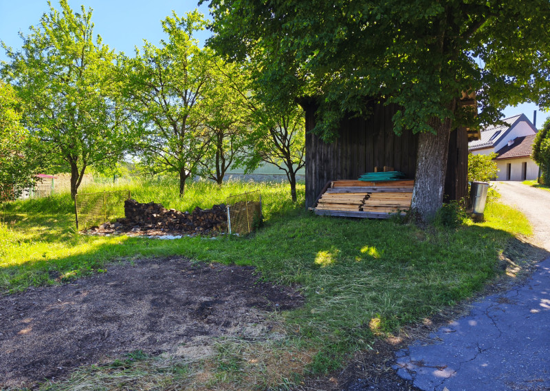 Stavebný pozemok v obci  Bukovec u Bašnárov 400m2.