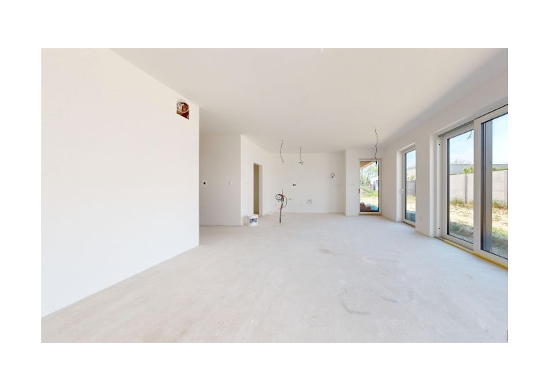 4 izbový bungalov, garáž, 540m2, Hájna ulica, Bernolákovo