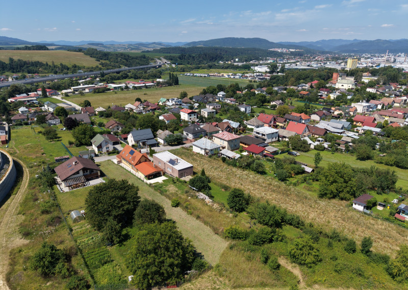 STAVEBNÝ POZEMOK 10 MIN. OD CENTRA, 800m², ŽILINA - BYTČICA