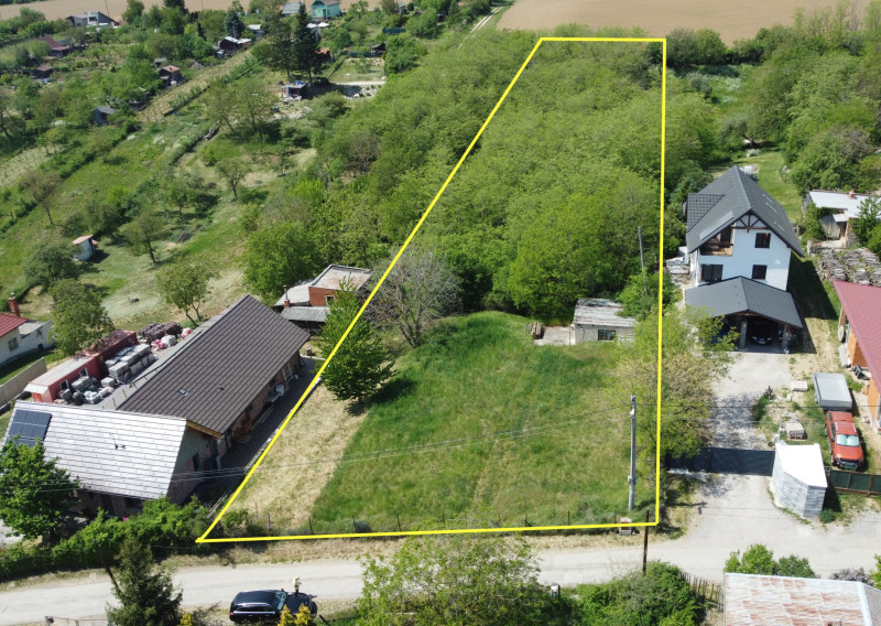 Pozemok 5532 m2 Zlaté Moravce s krásnym výhľadom EXKLUZÍVNE