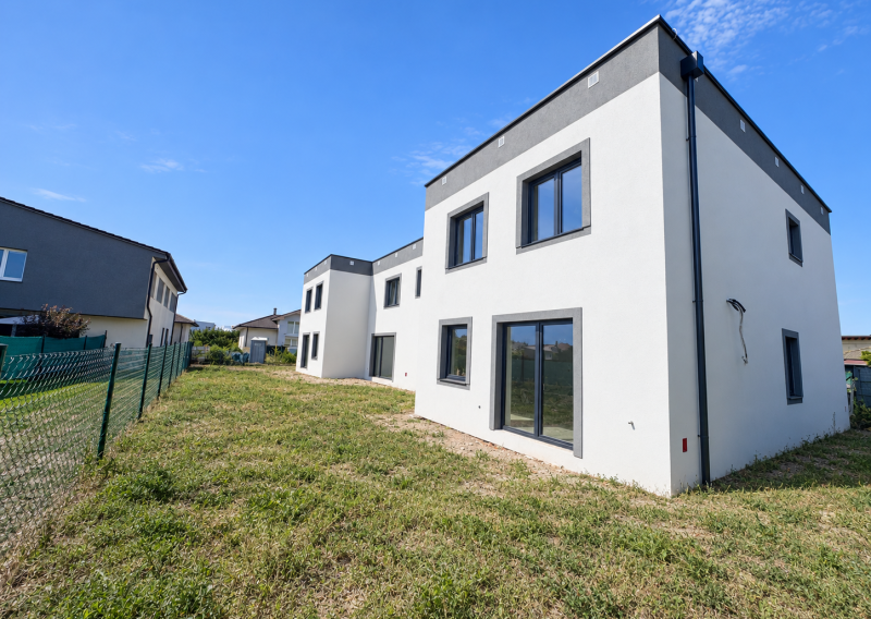 NOVOSTAVBA 4-izbového rodinného domu v MALINOVE | 119 m² | 3 PARKOVACIE MIESTA