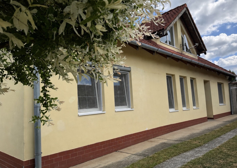 5 izbový rodinný dom v Šali + menší domček pre rodičov